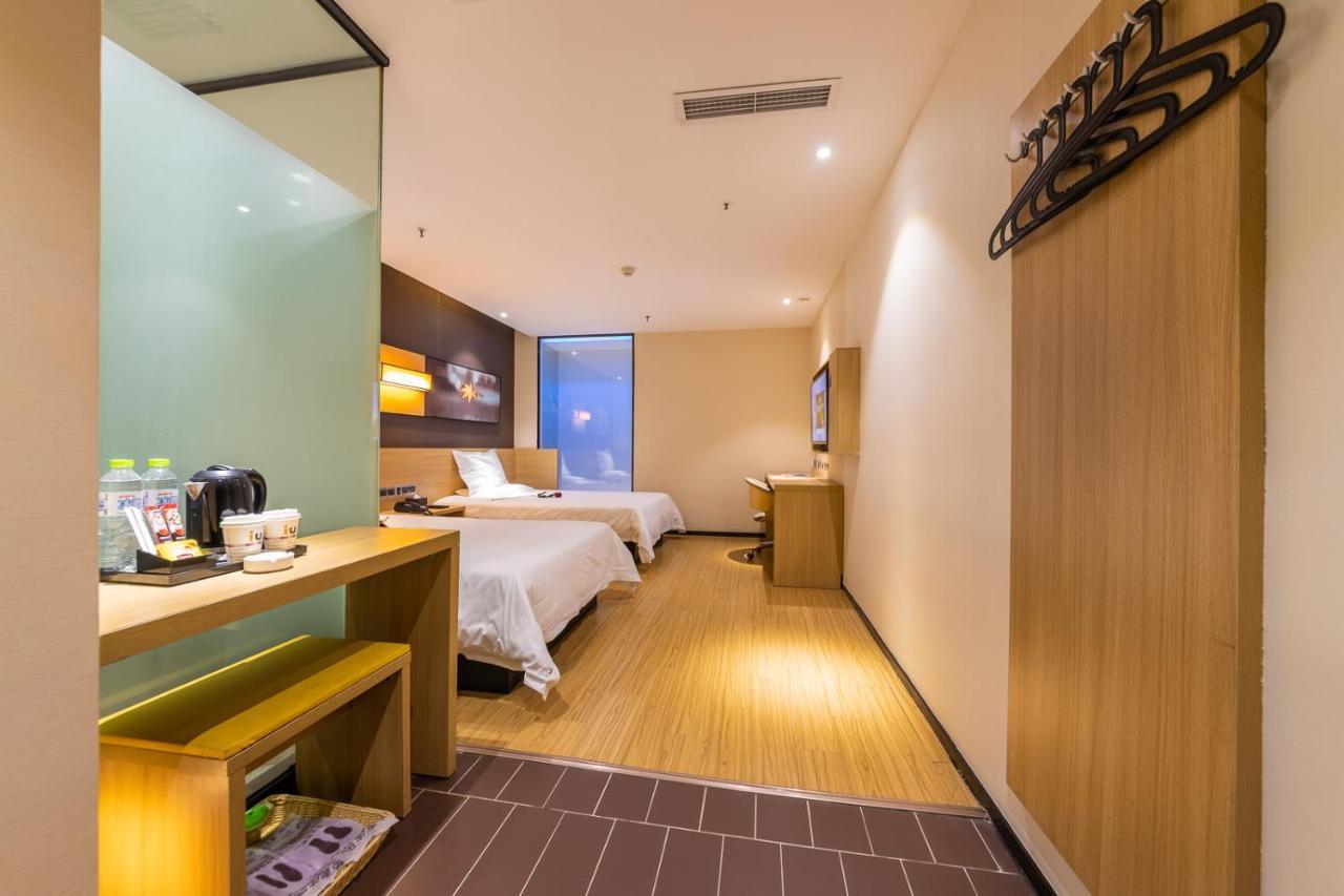 Iu Hotel Chongqing Jiefangbei المظهر الخارجي الصورة